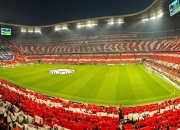 领先优势明显引发热议！凯恩在公牛比赛中推动规则变更，赢得满堂喝彩