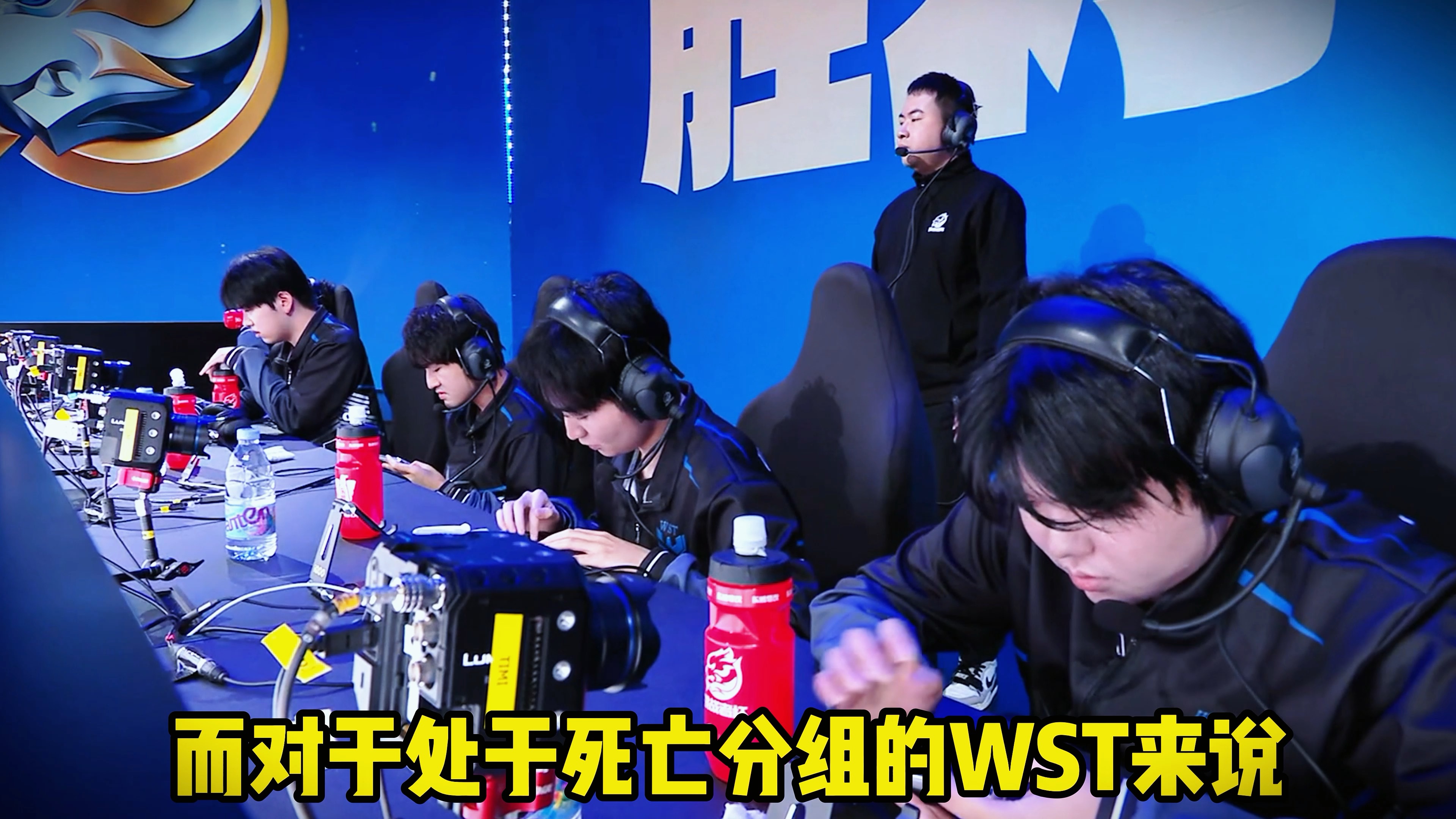 梦之队巡回比赛首站开打连胜庆祝团队凝聚的简单介绍